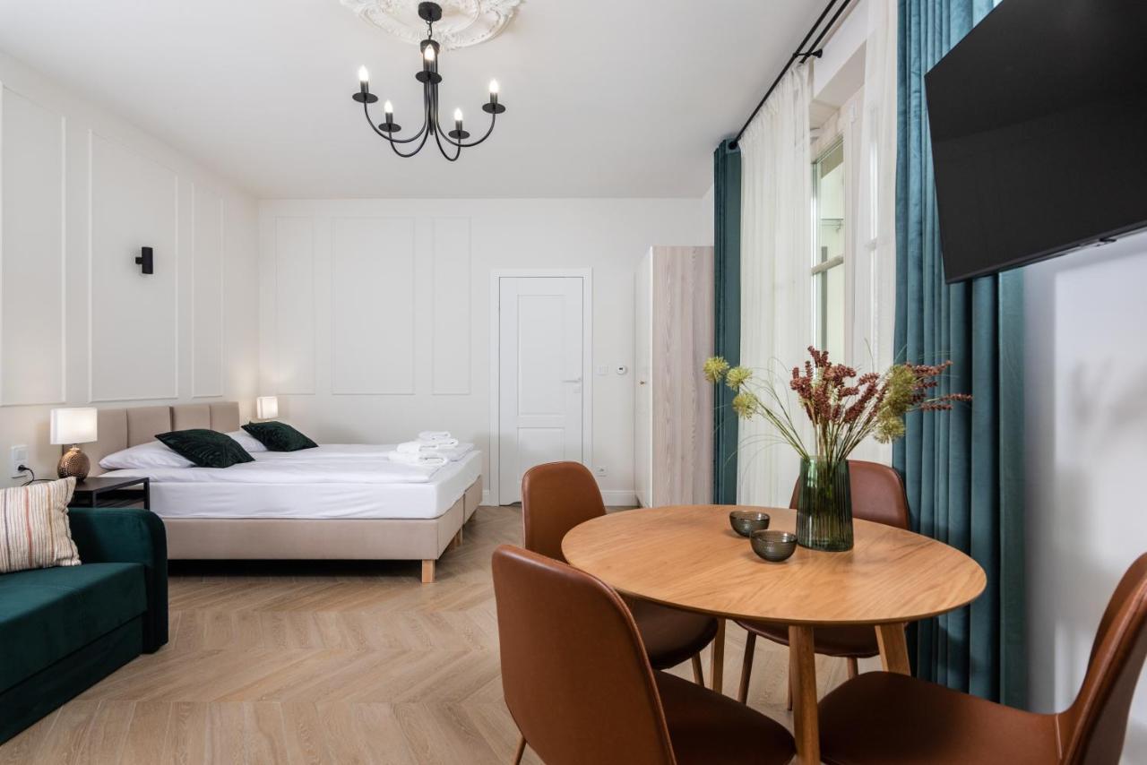 קרקוב Atrium - Old Town Luxury Apartments - By Upstairs מראה חיצוני תמונה