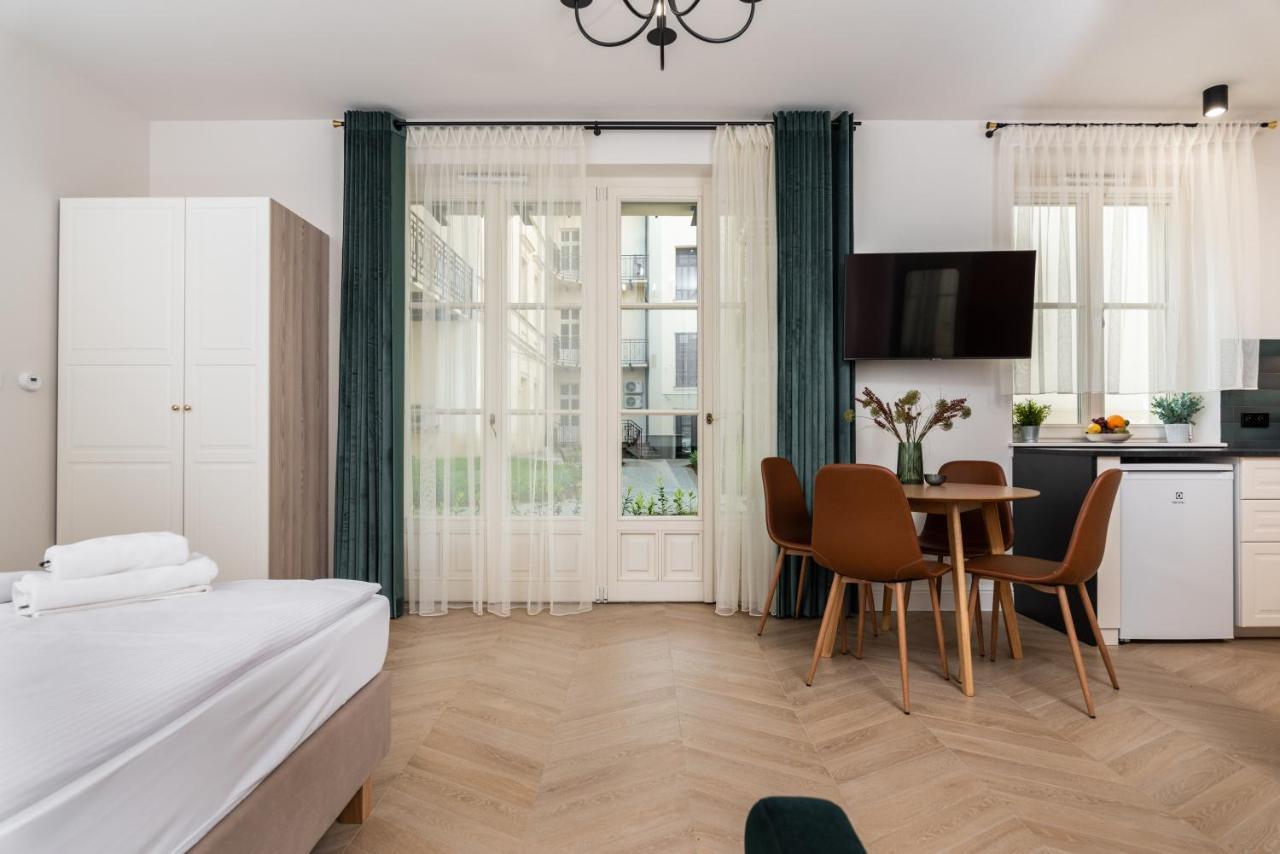 קרקוב Atrium - Old Town Luxury Apartments - By Upstairs מראה חיצוני תמונה