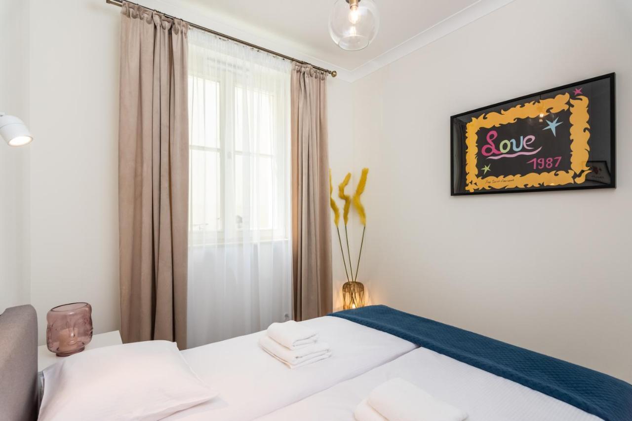 קרקוב Atrium - Old Town Luxury Apartments - By Upstairs מראה חיצוני תמונה