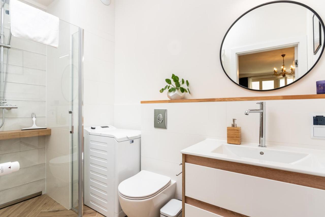 קרקוב Atrium - Old Town Luxury Apartments - By Upstairs מראה חיצוני תמונה