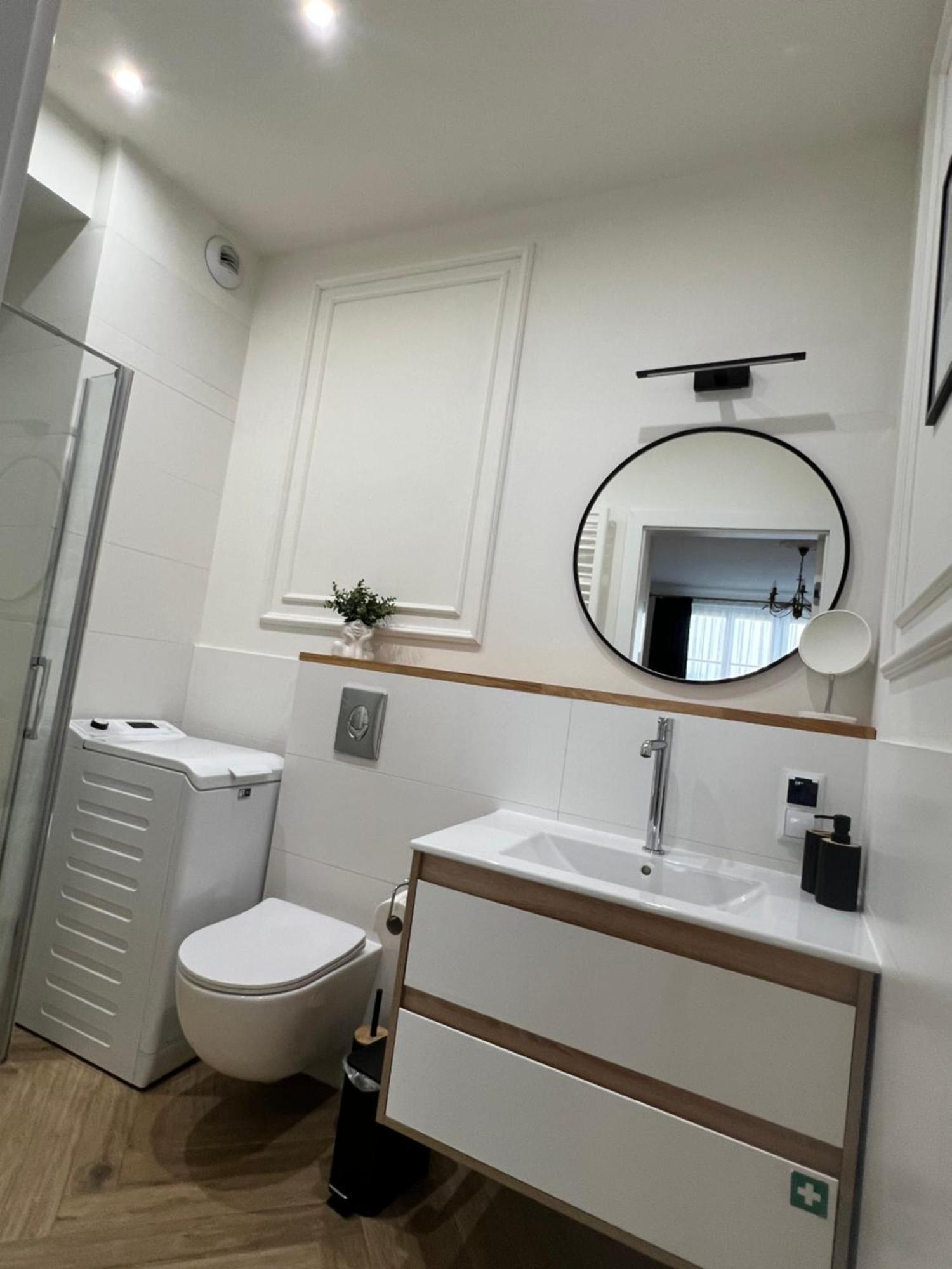 קרקוב Atrium - Old Town Luxury Apartments - By Upstairs מראה חיצוני תמונה